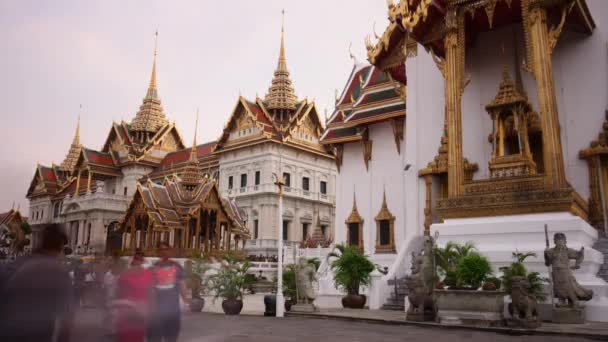 Templo famoso wat phra kaew — Vídeo de Stock