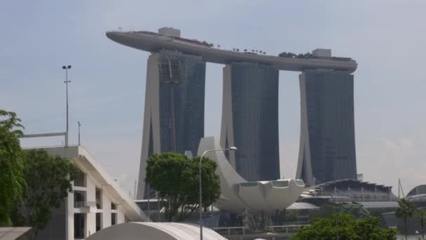 Солнечный день Марина бек пески художественные науки музей панорама singapore — стоковое видео