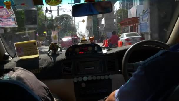 Город Бангкок из окна водителя — стоковое видео