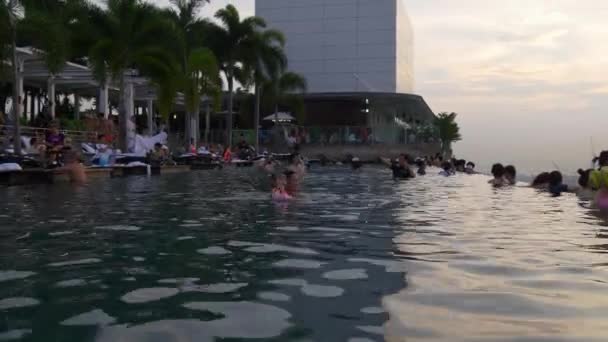 Słynnego marina bay sands hotel — Wideo stockowe