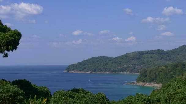 Panorama van de kust in Phuket — Stockvideo