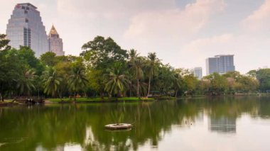Lumpini park bangkok adlı