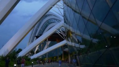 Çiçek kubbe ve bulut ormanı 