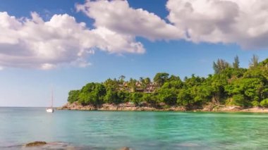 Phuket Adası cennet laem sing beach defne panorama 4 k zaman sukut Tayland