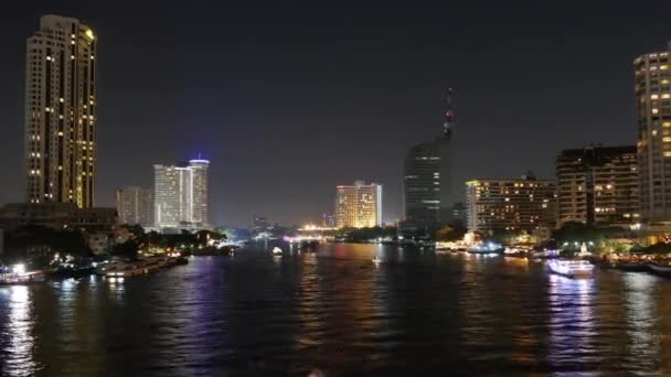 Night bangkok chao phraya river traffic bridge panorama 4k time lapse thailand — Stock Video