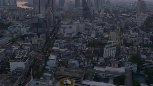 Sonnenuntergang Blick auf Bangkoks Skyline — Stockvideo