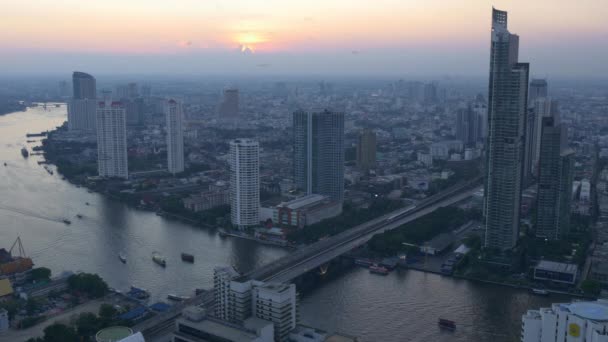 Vista del atardecer en Bangkok skyline — Vídeos de Stock