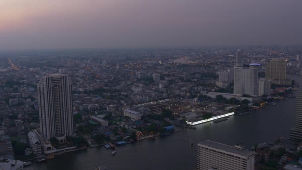 Zonsondergang op de skyline van Bangkok — Stockvideo