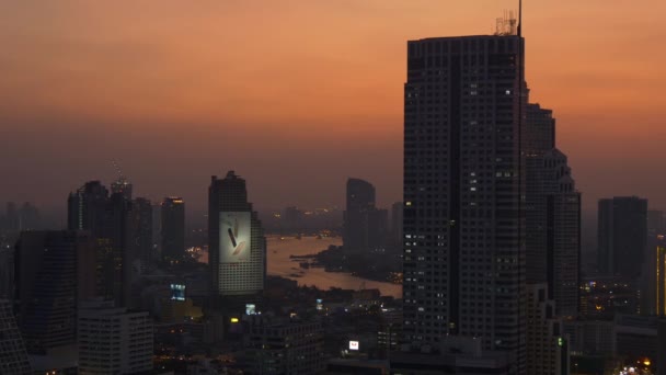 Vista del atardecer en Bangkok skyline — Vídeo de stock