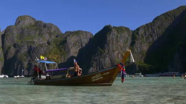 Strand der Insel Phi Phi Don — Stockvideo