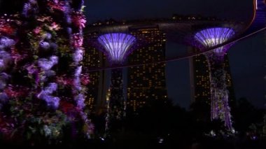 gece koyunda bahçelerle