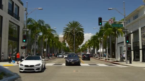 Crowded crossroad of los angeles — Stock Video