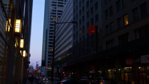 夜のマンハッタン アップタウンの街並み — ストック動画