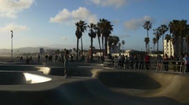 gün batımında ünlü paten Parkı