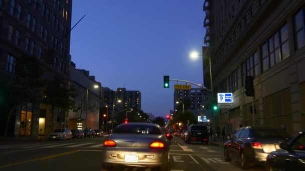 Manhattan uptown stadsbilden på kvällen — Stockvideo