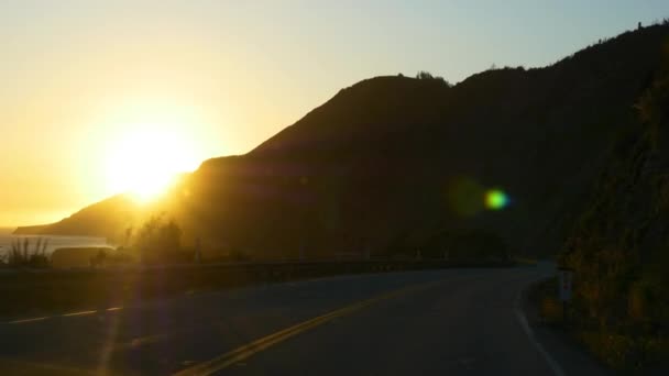 Auto reis langs de kust Californië — Stockvideo