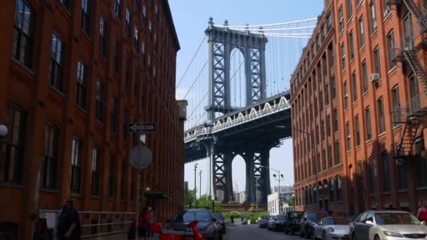 Manhattan Bridge in New York — Stockvideo