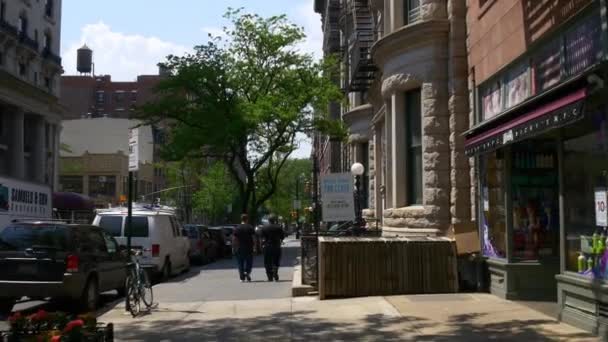 뉴욕 거리에 걷는 사람들 — 비디오