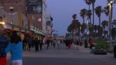 Venice Beach kişilik bir kalabalık