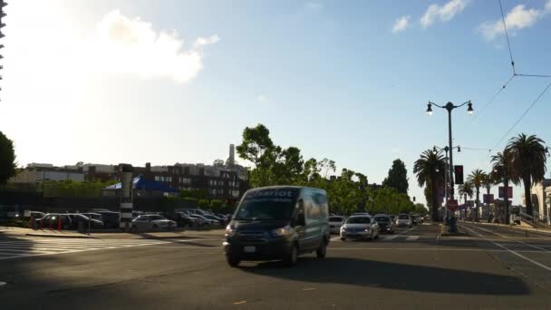 Lalu lintas persimpangan di San Francisco — Stok Video