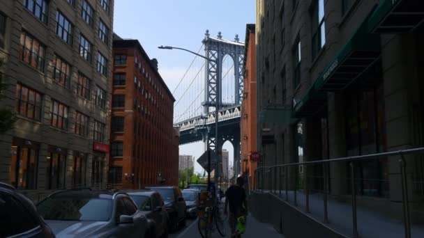 Manhattan Bridge in New York — Stockvideo