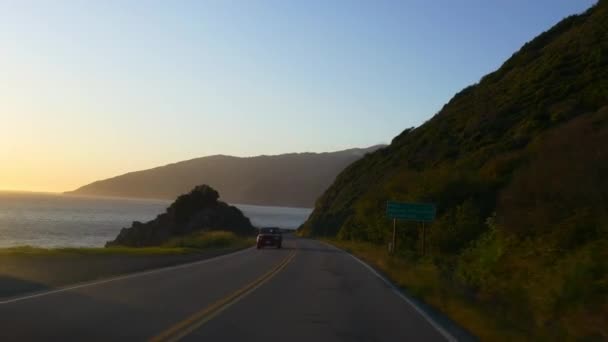 Viaggio in auto lungo la costa della California — Video Stock