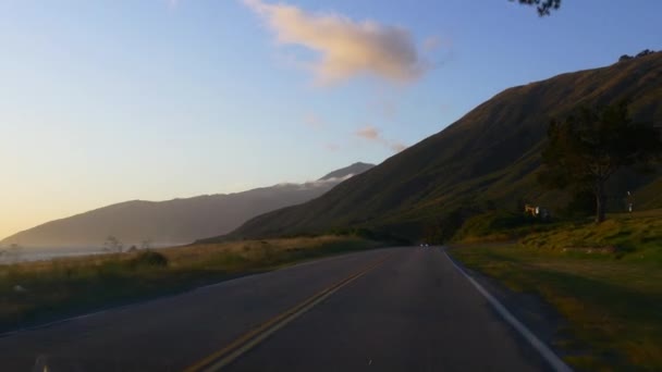 沿加州海岸线的汽车旅行 — 图库视频影像