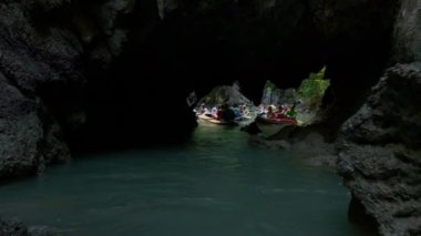 tekne turistik gezi için Adaları mağara