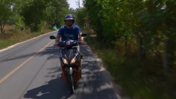 Passeio panorâmico de scooter — Vídeo de Stock