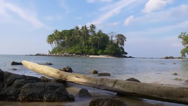 Vista na ilha deserta — Vídeo de Stock