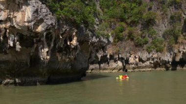 tekne turistik gezi için Adaları mağara