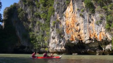 tekne turistik gezi için Adaları mağara