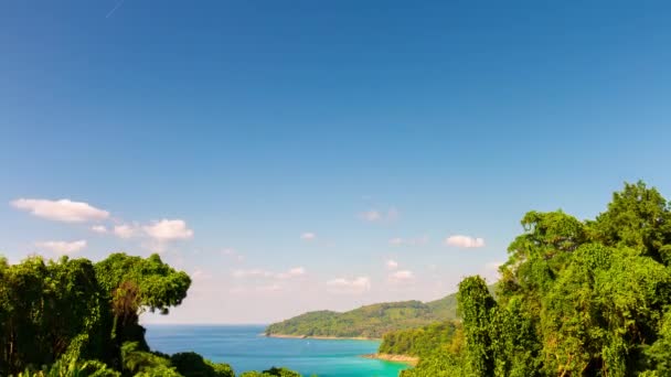 Playa en isla tropical — Vídeos de Stock