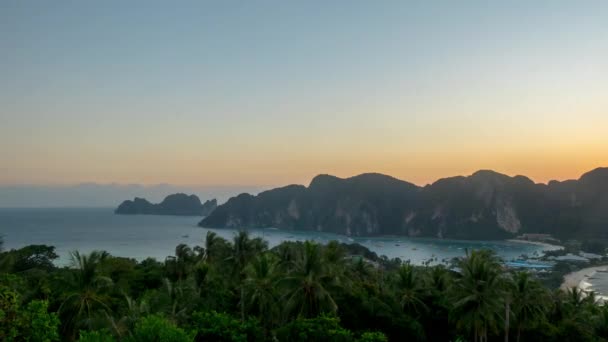 코 피 피 돈 섬 유명한 일몰 관점 파노라마 4 k 시간 경과 태국 — 비디오