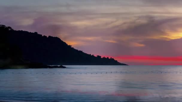 Naplemente éj phuket sziget híres strand tengerpart panoráma 4 k idő megszűnni, Thaiföld — Stock videók