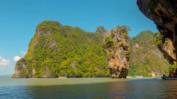 Zomer dag beroemde james bond island water verkeer panorama 4 k tijd vervallen thailand — Stockvideo