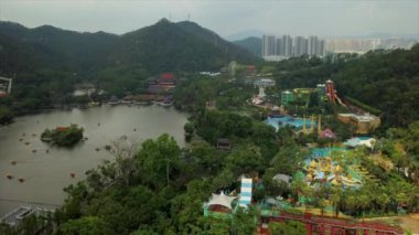 Çin 'in Zhuhai şehrindeki ünlü nuanming parkının havadan görüntüsü, 4K 