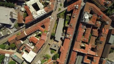 İtalya 'nın Milano şehrindeki şehir merkezinin havadan görüntüsü 