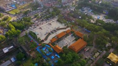 Çin 'in Zhuhai şehrindeki ünlü nuanming parkının havadan görüntüsü, 4K 
