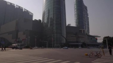 güneşli bir gün Changsha şehri trafik sokağı kavşağı ağır çekim panorama 4k porselen