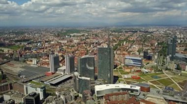 İtalya 'nın Milano şehrindeki şehir merkezinin havadan görüntüsü 