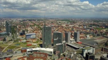 İtalya 'nın Milano şehrindeki şehir merkezinin havadan görüntüsü 