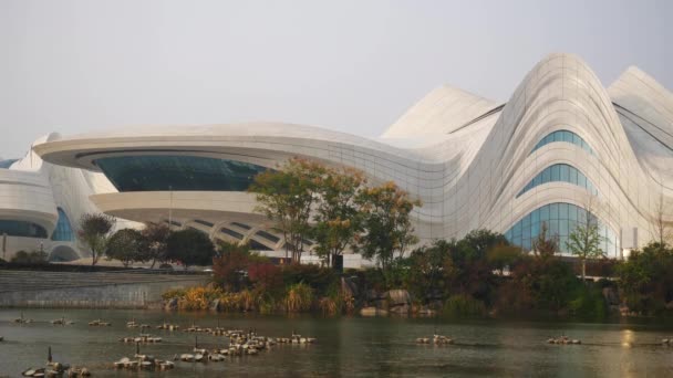 Zonnige Avond Changsha Stad Beroemde Kunst Complex Langs Rivier Slow — Stockvideo