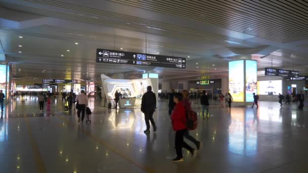 Станція Міського Залізничного Вокзалу Ханчжоу Переповнена Повільною Панорамою Руху China — стокове відео