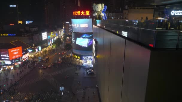 Nacht Tijd Changsha Stad Centrum Beroemde Winkelcentrum Dak Sculpturen Verkeer — Stockvideo