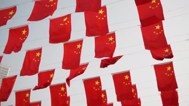 Día Soleado Changsha Banderas Nacionales Ciudad Ondean Cuerda Cámara Lenta — Vídeo de stock