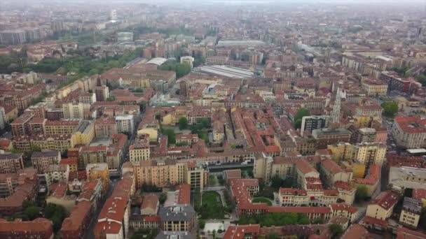 イタリア ミラノ市の生活ブロック屋根の空中ビュー — ストック動画