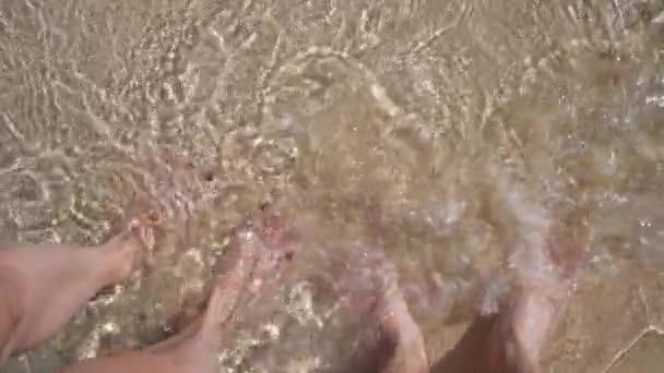 Giornata Sole All Isola Bali Paio Piedi Nella Sabbia Indonesia — Video Stock