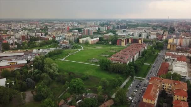 Letecký Pohled Střechy Obytných Bloků Park Miláně Itálie — Stock video