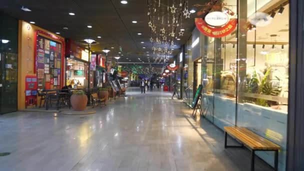 Gece Vakti Hangzhou Şehir Merkezi Ünlü Outlet Yeraltı Kafesi Yürüyen — Stok video